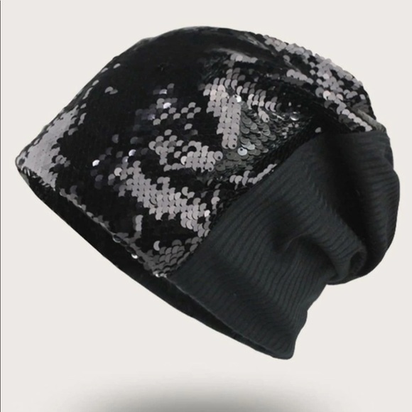 Accessories - Sequin decor black beanie